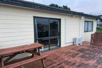 12B Holiday Road , Stanmore Bay