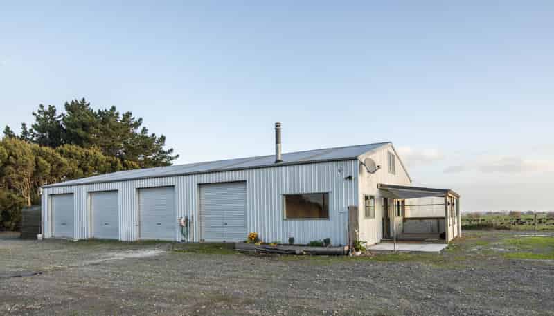 3125 State Highway 1, Sanson