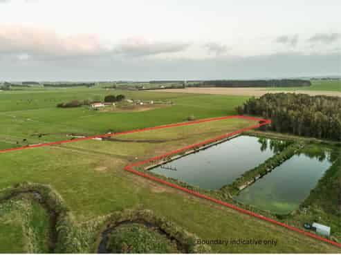 3125 State Highway 1, Sanson