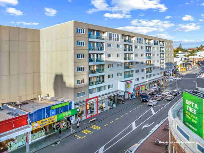 PRIME NEWMARKET RETAIL - OCCUPY OR INVEST
