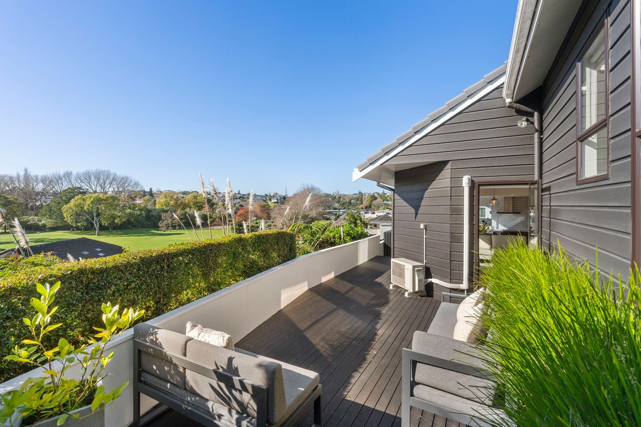 Outstanding Value with Superb Views - Vista 2