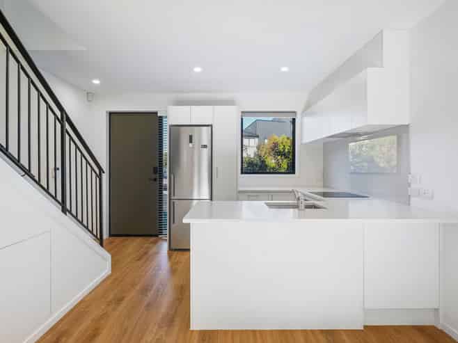 16 Rara Lane, Manukau