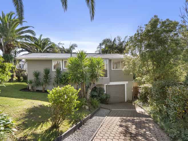 23 Saint Leonards Road, Kelston