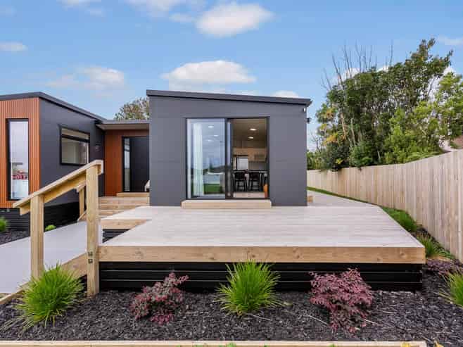 16 Churchill Terrace, Waiuku