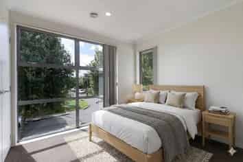 7 Phar Lap Crescent, Takanini
