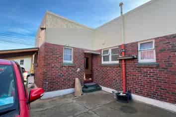 119 Macandrew Road, South Dunedin