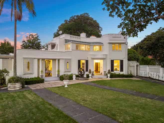 46 Mountain Road, Epsom