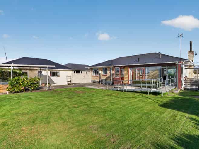 24 Cambridge Terrace, Masterton