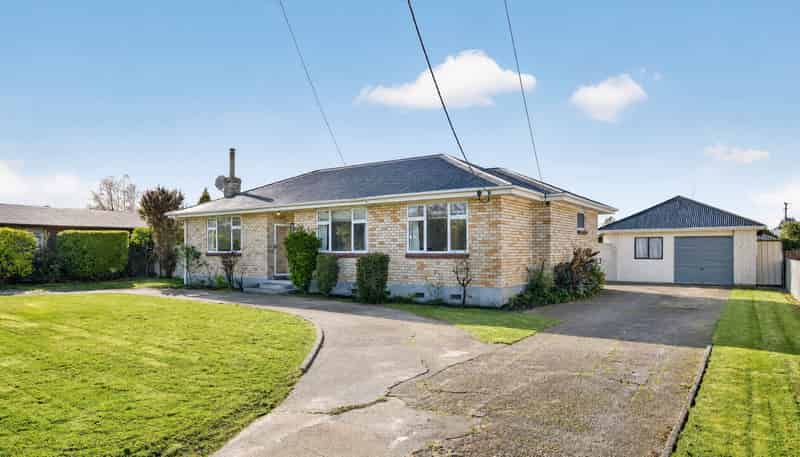 24 Cambridge Terrace, Masterton