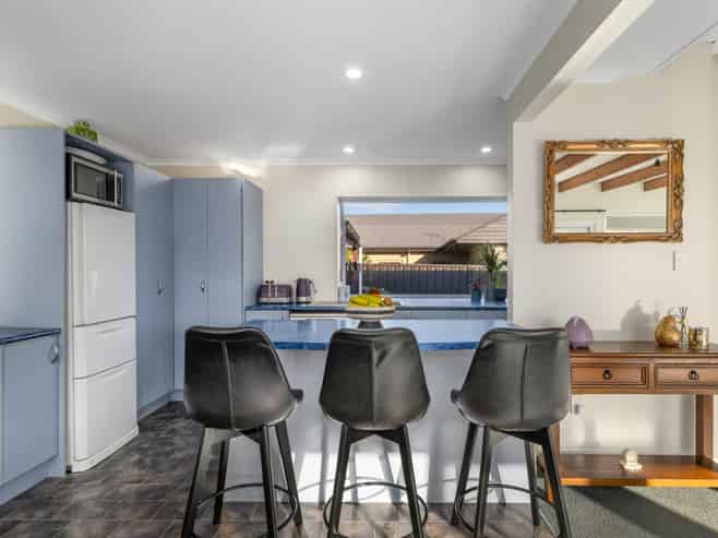 26 Newbourne Crescent, Redwoodtown