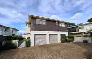 A/6 Commodore Parry Road, Castor Bay