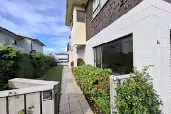 A/6 Commodore Parry Road, Castor Bay
