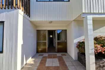 A/6 Commodore Parry Road, Castor Bay