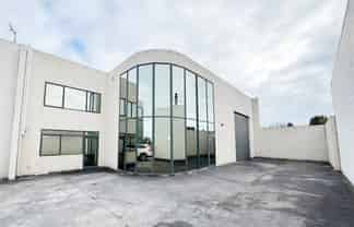 Modern Industrial Unit