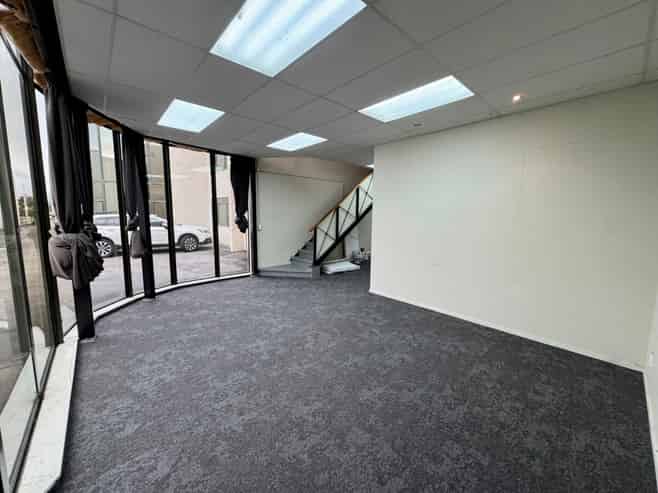 Modern Industrial Unit