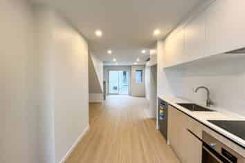 13/9 Aeroview Drive, Beach Haven