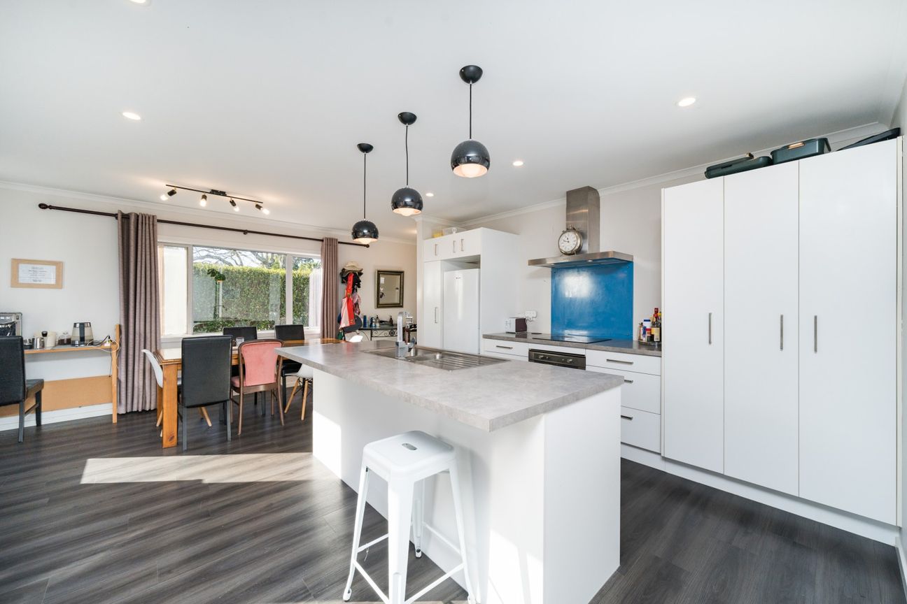 Modern, Spacious & Surprisingly Private - Widok 5