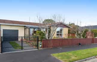 2/11 Blairdon Place, Bishopdale