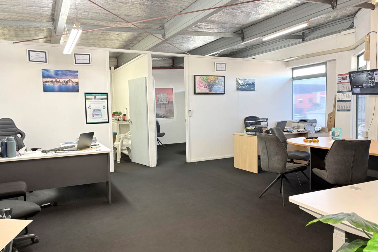 318M² INDUSTRIAL SPACE FOR LEASE - Vista 4