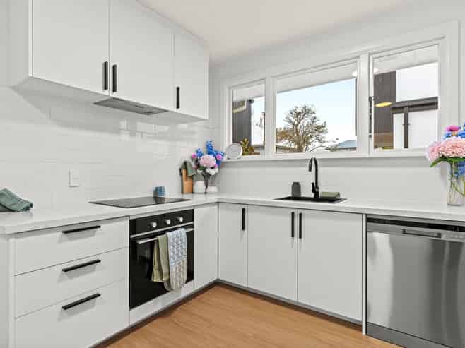 3/124 Huxley Street, Sydenham