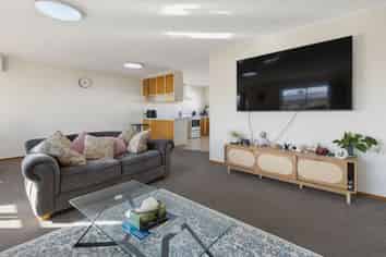 1/67 Fergusson Street, Stoke