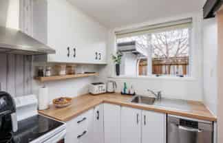 2/54 Weston Avenue, Roslyn