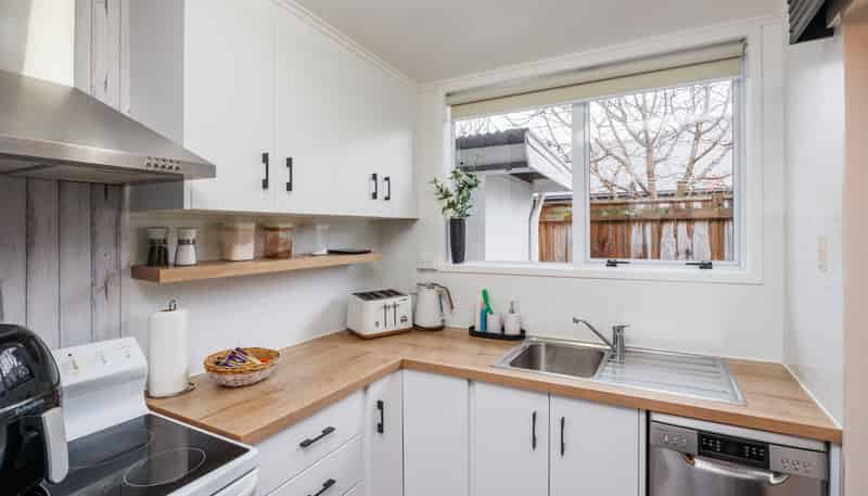 2/54 Weston Avenue, Roslyn