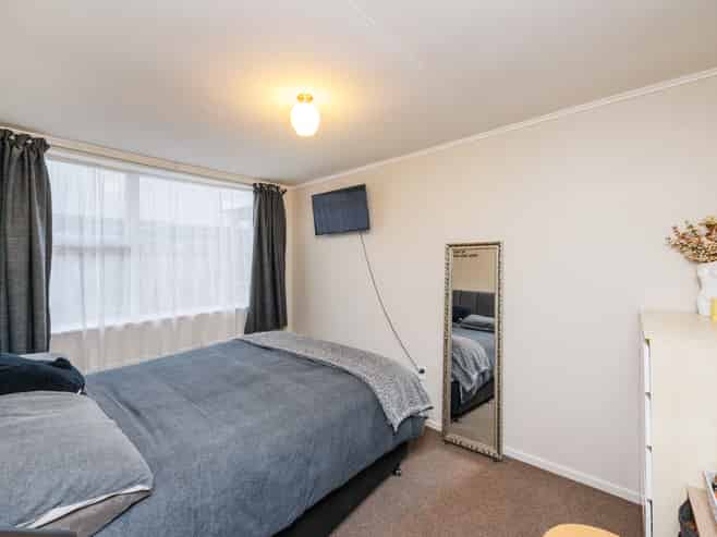 2/54 Weston Avenue, Roslyn