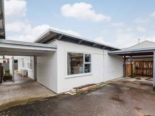 2/54 Weston Avenue, Roslyn