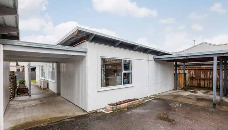 2/54 Weston Avenue, Roslyn