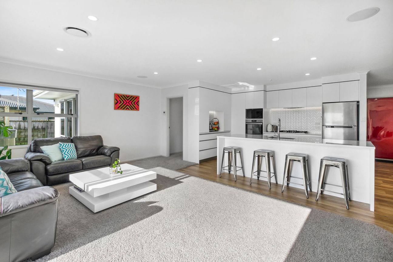 SPACIOUS FAMILY FRIENDLY LIFESTYLE - View 4