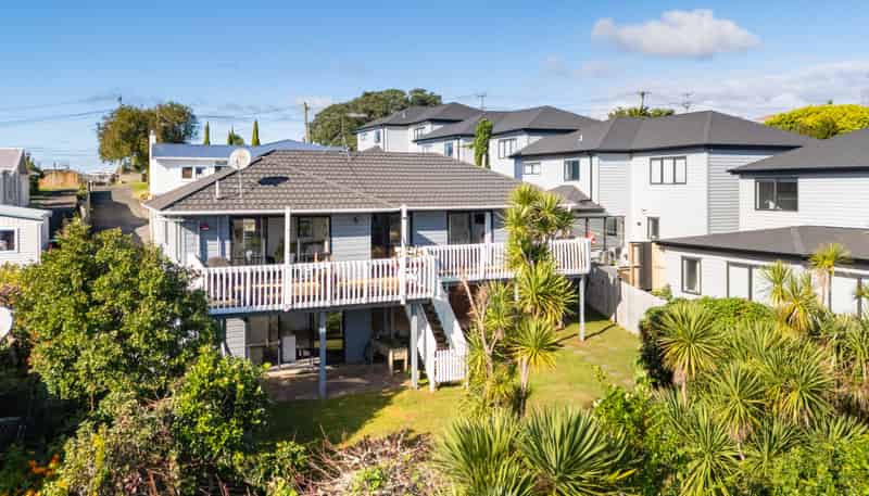 2/7 Arran Road, Browns Bay
