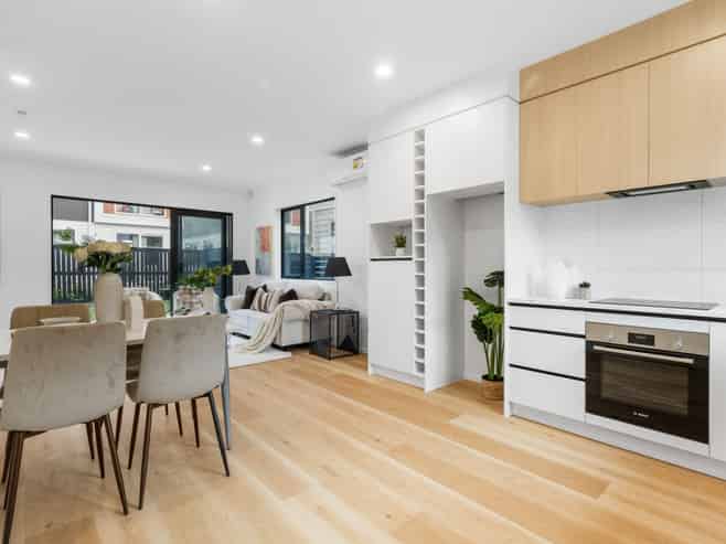 10 Longview Oak Lane, Rosehill