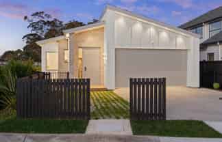 18 Puruatanga Road, Millwater