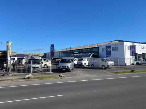 Profile Commercial Yard with Office & Workshop