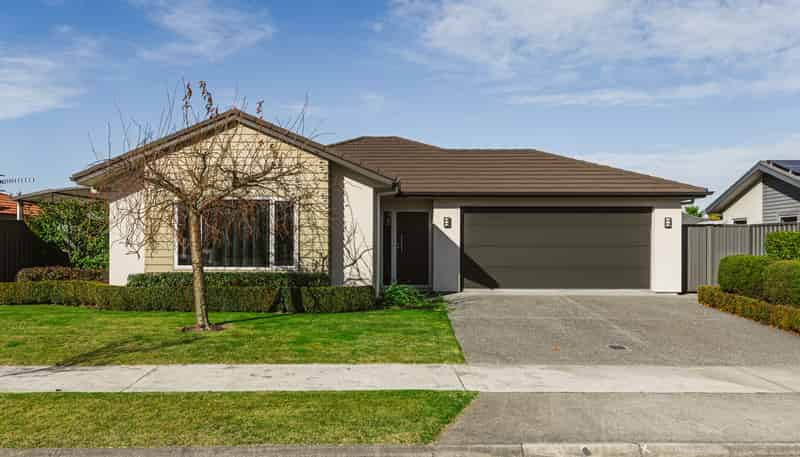 8 Rotoiti Way, Poraiti