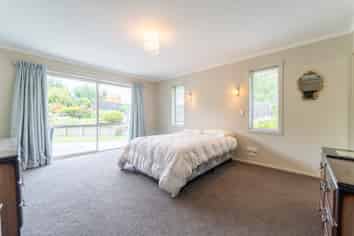 10 Kelk Road, Weston