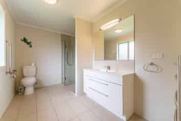 10 Kelk Road, Weston