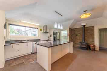 10 Kelk Road, Weston