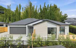 16 Rongoa Maori Way, Pukekohe