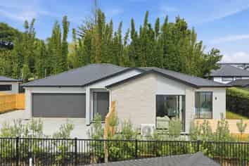 16 Rongoa Maori Way, Pukekohe
