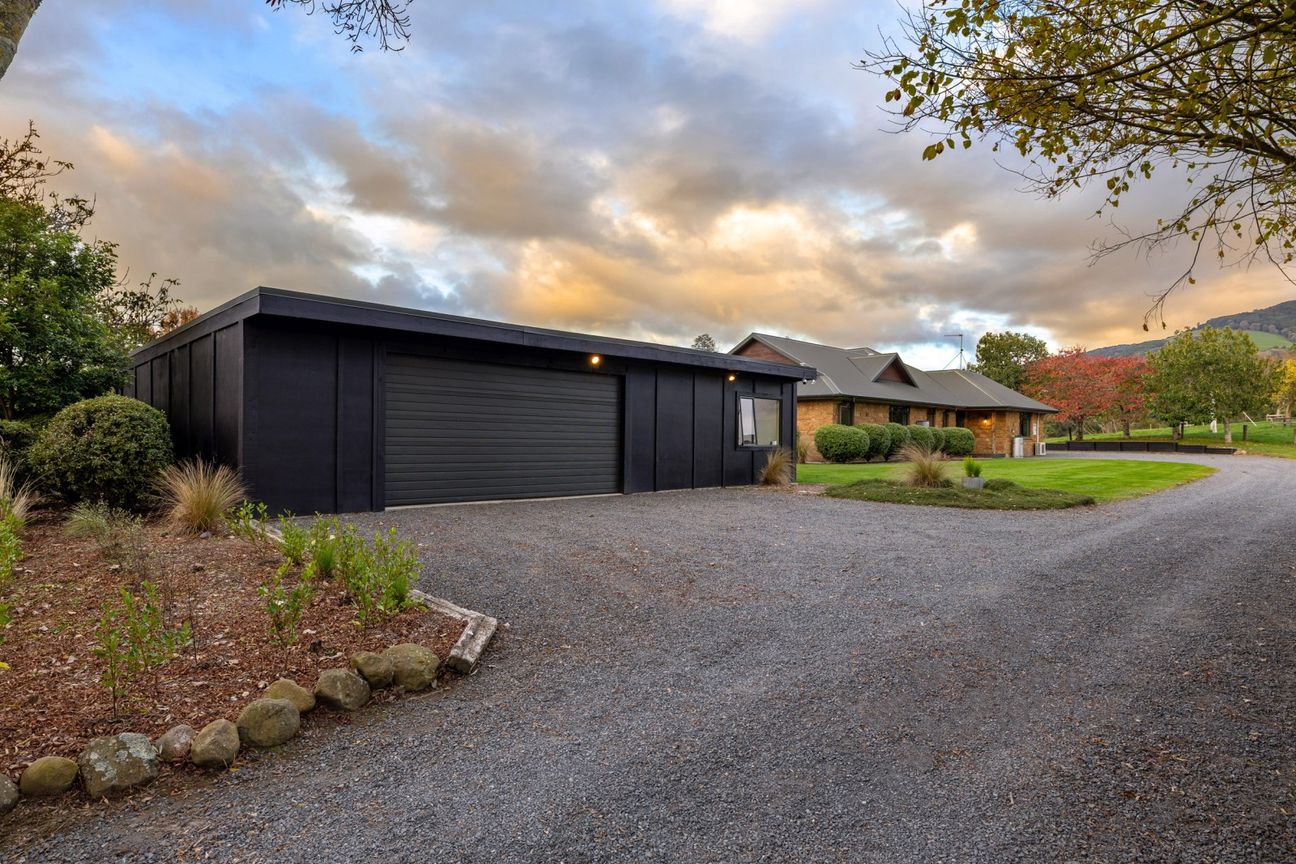 Magical Mountain Retreat near Lake Karapiro - Vaade 5