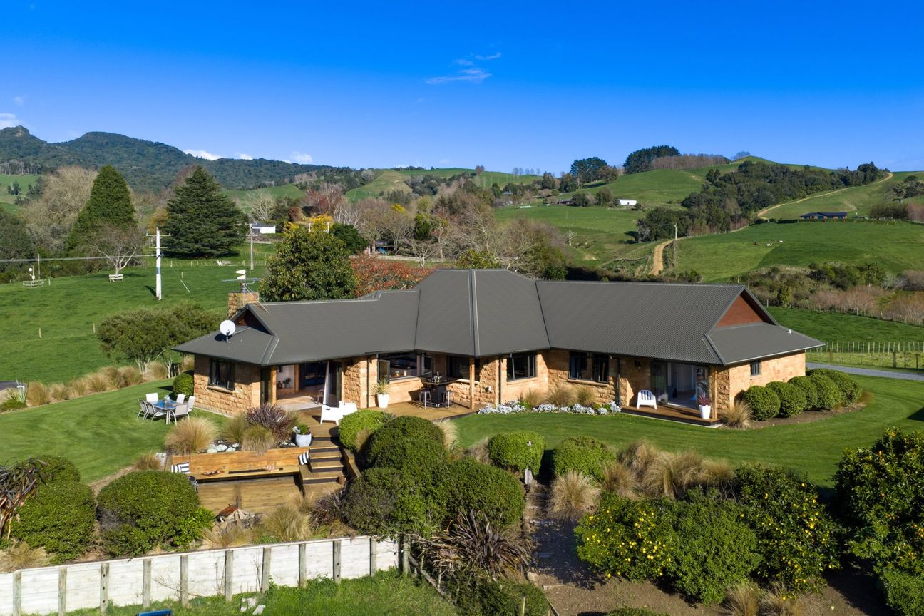 Magical Mountain Retreat near Lake Karapiro - Vaade 3
