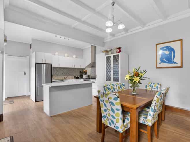 11 Burns Road, Hospital Hill
