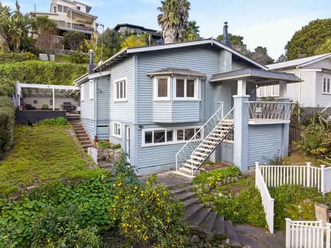 11 Burns Road, Hospital Hill