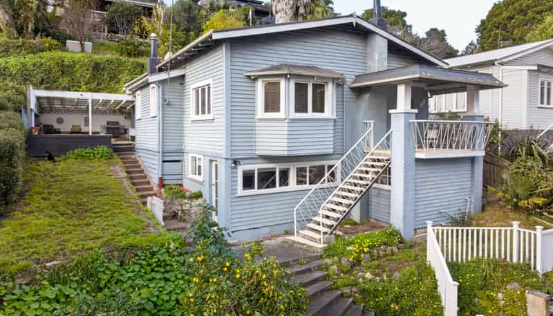 11 Burns Road, Hospital Hill