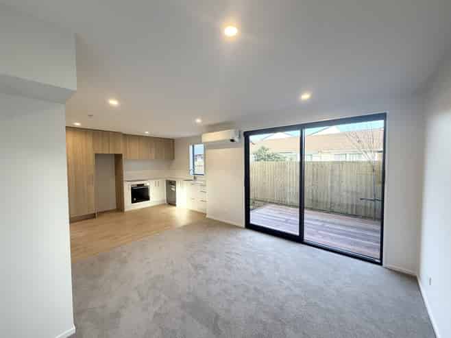 4/437 Worcester Street, Linwood