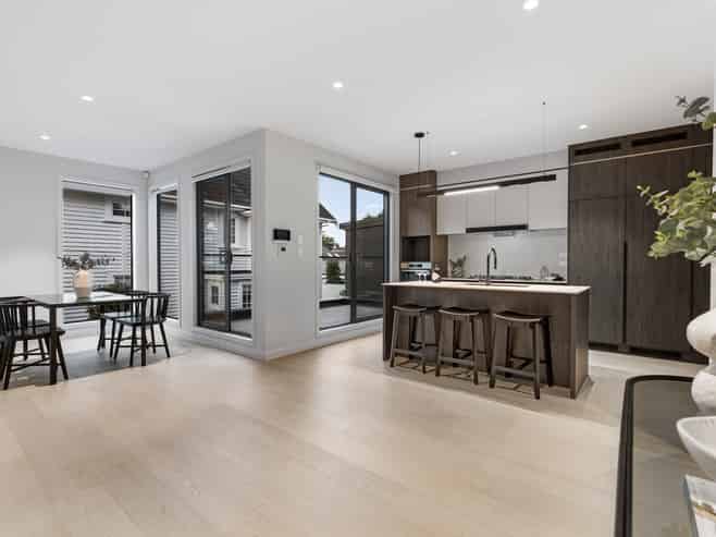 201E Hurstmere Road, Takapuna