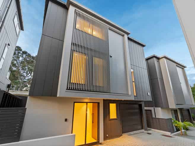 201E Hurstmere Road, Takapuna