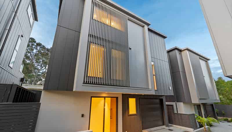 201E Hurstmere Road, Takapuna